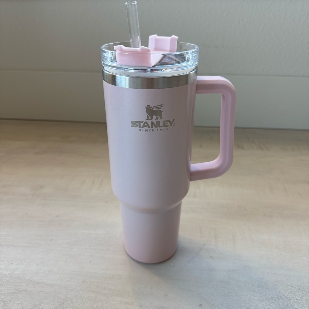 ⚡️🚚 MOVING SALE! 💕 Stanley Adventure 40oz Stainless Steel Quencher Tumbler